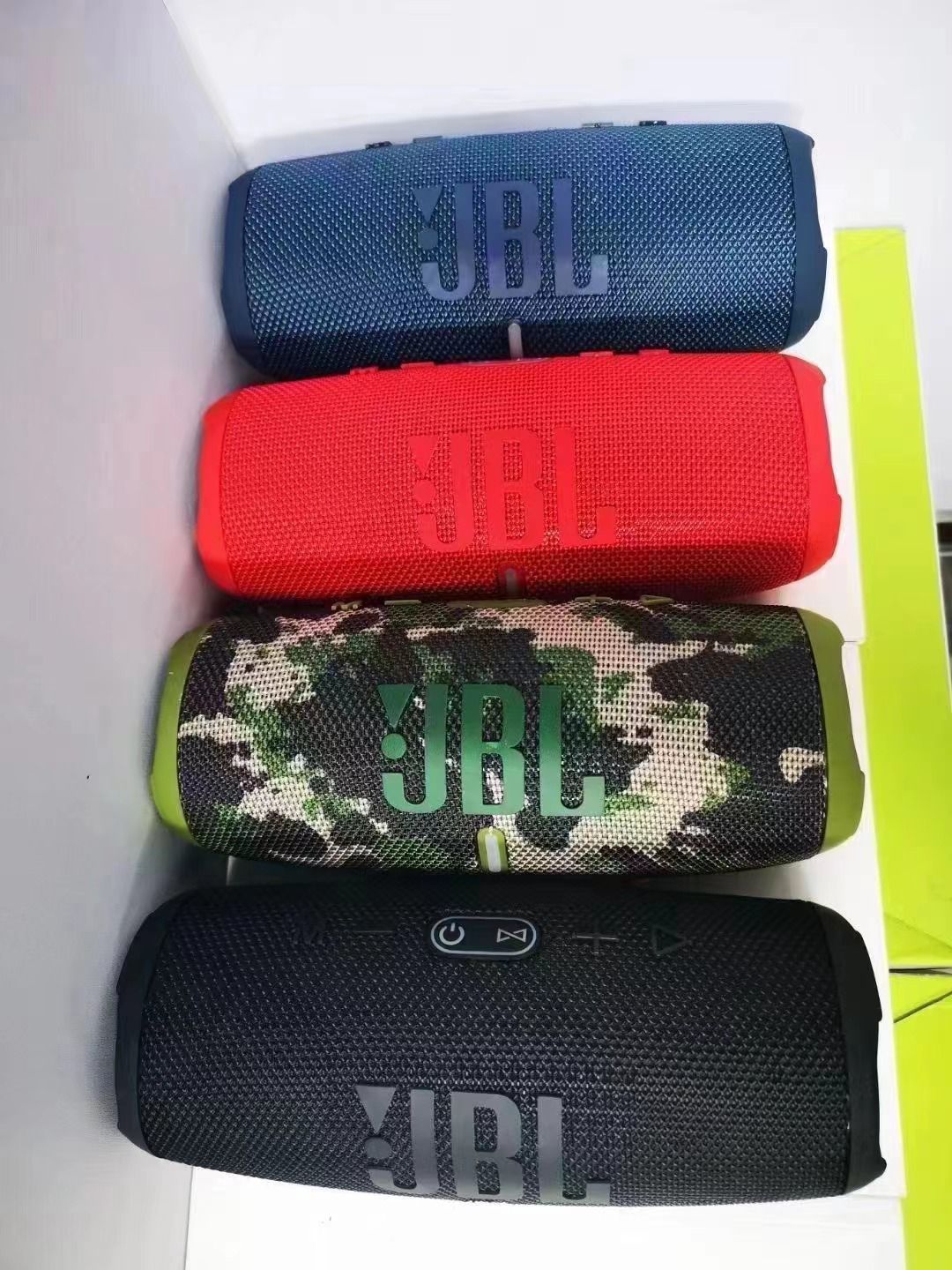 Parlante JBL CHARGE 5 Color ROJO